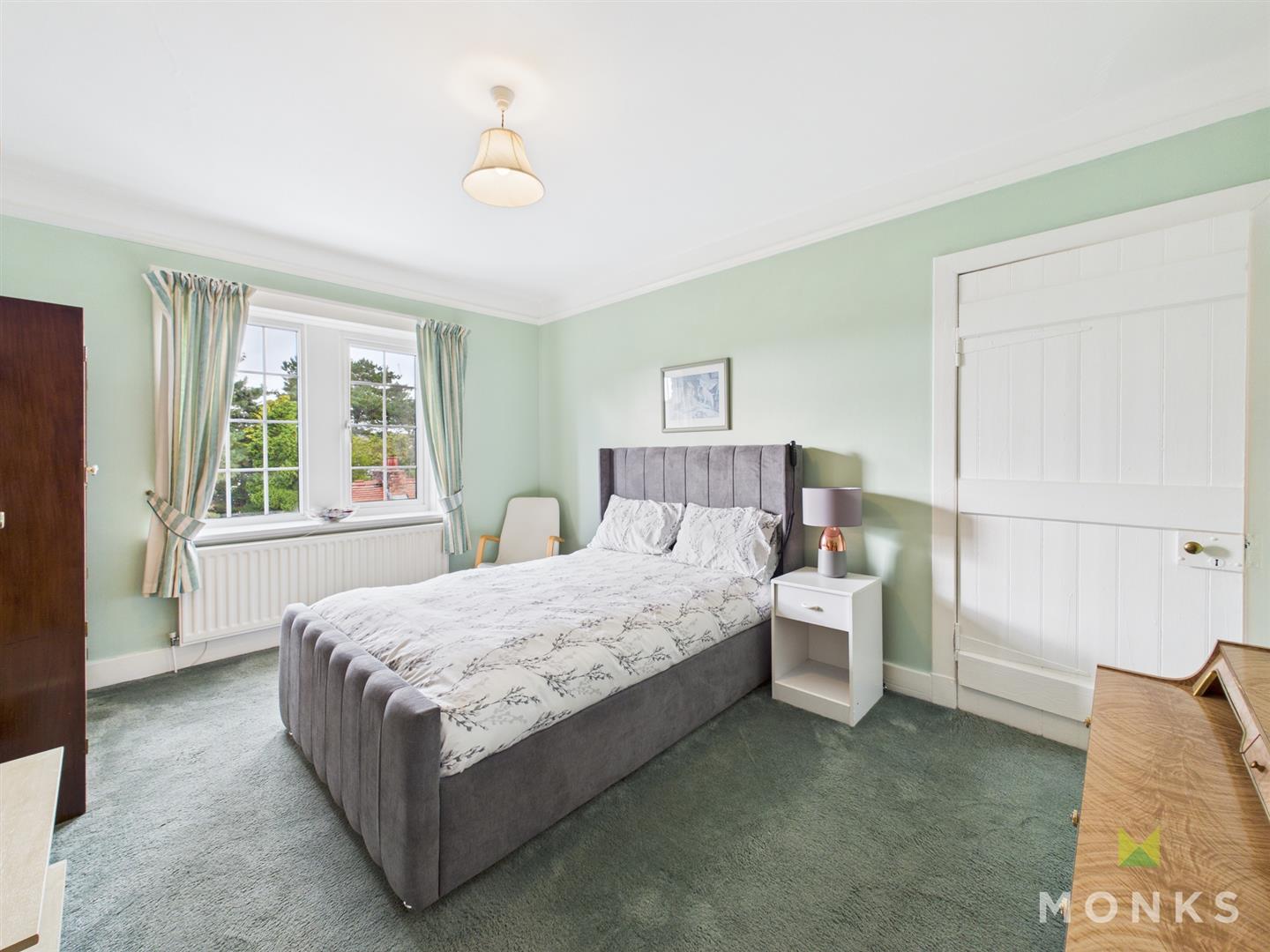 1 Station Avenue, Wrexham, LL14 5LU For Sale